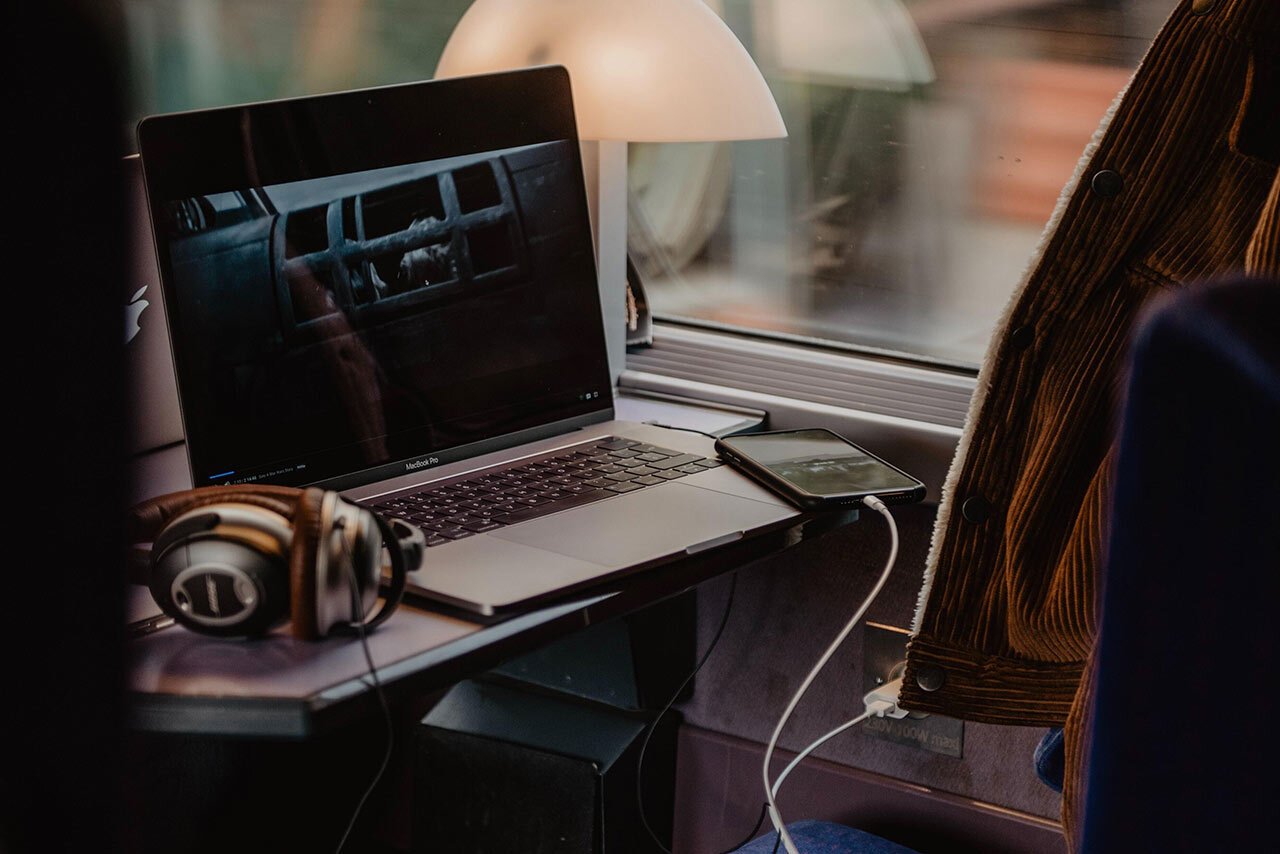 Trabajar en cualquier lugar como freelance: 6 trucos para trabajar en el tren